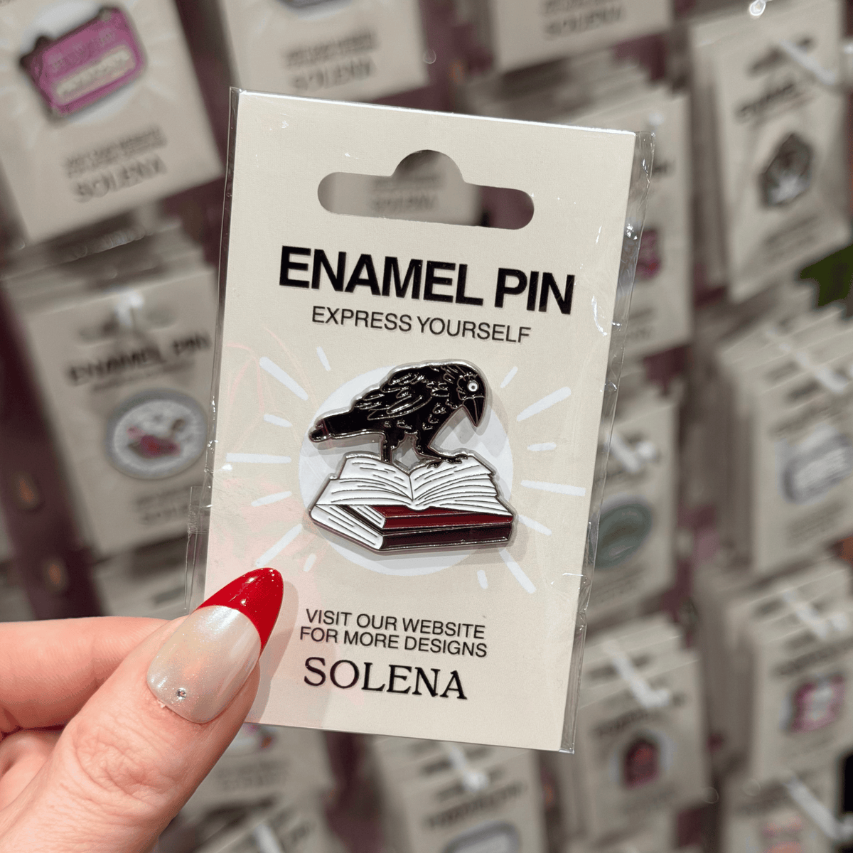 BLACK RAVEN PIN