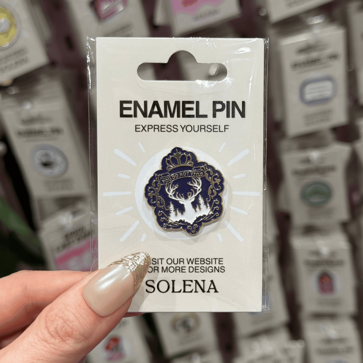 THRONE OF GLASS PIN